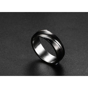 Anillo para hombre en acero inoxidable con franjas negras Anillo para hombre en acero inoxidable con franjas negras