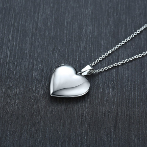 Collar relicario corazón acero inoxidable grabado texto Collar relicario corazón acero inoxidable grabado texto