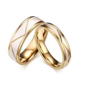 Argollas de matrimonio dorado con textura mate en acero inoxidable