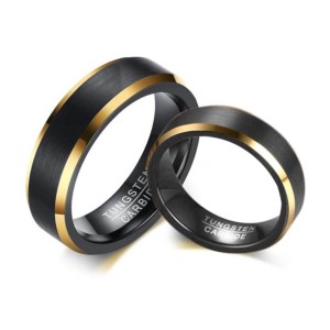 Argollas de matrimonio en tungsteno negro franja color dorado