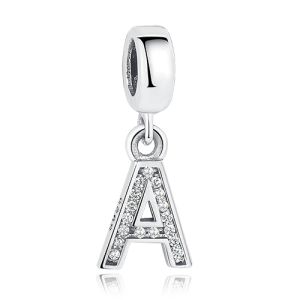 Dije con collar de letra inicial en plata Dije con collar de letra inicial en plata