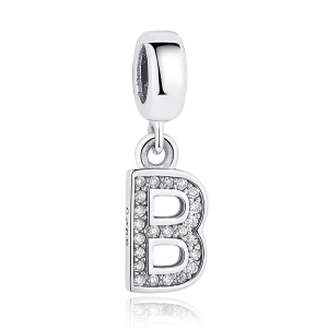 Dije con collar de letra inicial en plata Dije con collar de letra inicial en plata