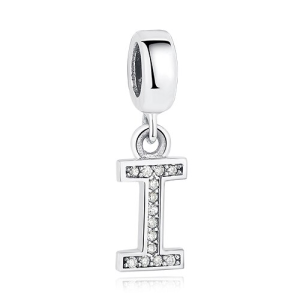Dije con collar de letra inicial en plata Dije con collar de letra inicial en plata