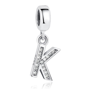 Dije con collar de letra inicial en plata Dije con collar de letra inicial en plata