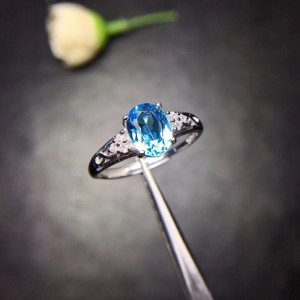 Anillo de compromiso en plata con topacio Anillo de compromiso en plata con topacio