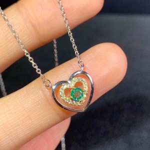 Collar con dije de plata corazón