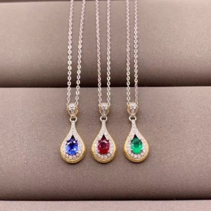 Collar con dije de plata y esmeralda gota