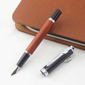 Pluma estilográfica personalizada color madera