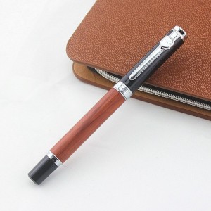 Pluma estilográfica personalizada color madera
