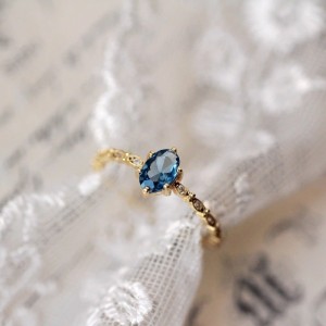 Anillo de compromiso tiara topacio en plata