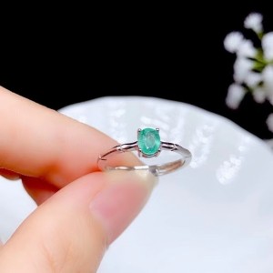 Anillo de compromiso en plata con esmeralda - anillo para boda en plata