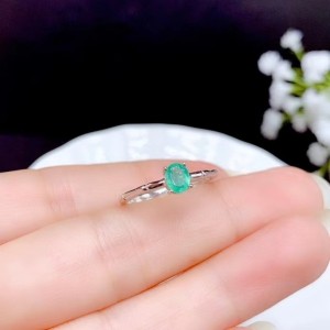 Anillo de compromiso en plata con esmeralda - anillo para boda en plata Anillo de compromiso en plata con esmeralda - anillo para boda en plata