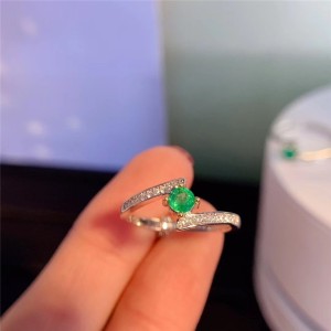 Anillo de compromiso curvas en plata con esmeralda - anillo para pedir mano