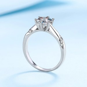 Anillo de compromiso en plata sutileza con moissanita Anillo de compromiso en plata sutileza con moissanita