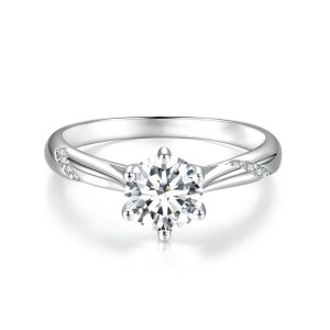 Anillo de compromiso en plata sutileza con moissanita