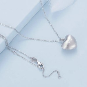 Collar con dije corazón de amor personalizable en plata Collar con dije corazón de amor personalizable en plata