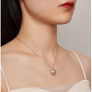 Collar con dije corazón de amor personalizable en plata Collar con dije corazón de amor personalizable en plata