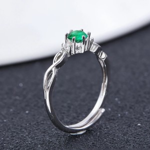 Anillo de compromiso en plata clásico infinito con esmeralda Anillo de compromiso en plata clásico infinito con esmeralda