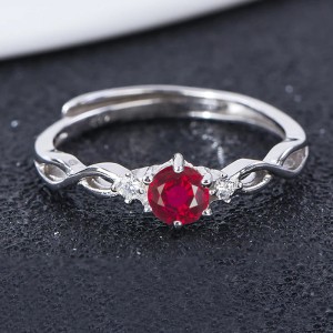 Anillo de compromiso en plata clásico infinito con rubí