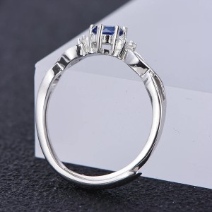 Anillo de compromiso en plata clásico infinito con zafiro Anillo de compromiso en plata clásico infinito con zafiro